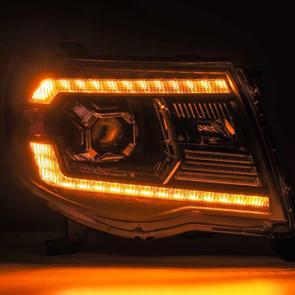 Phares de projecteur à LED Alpha-Black pour Toyota Tacoma série LUXX 05-11