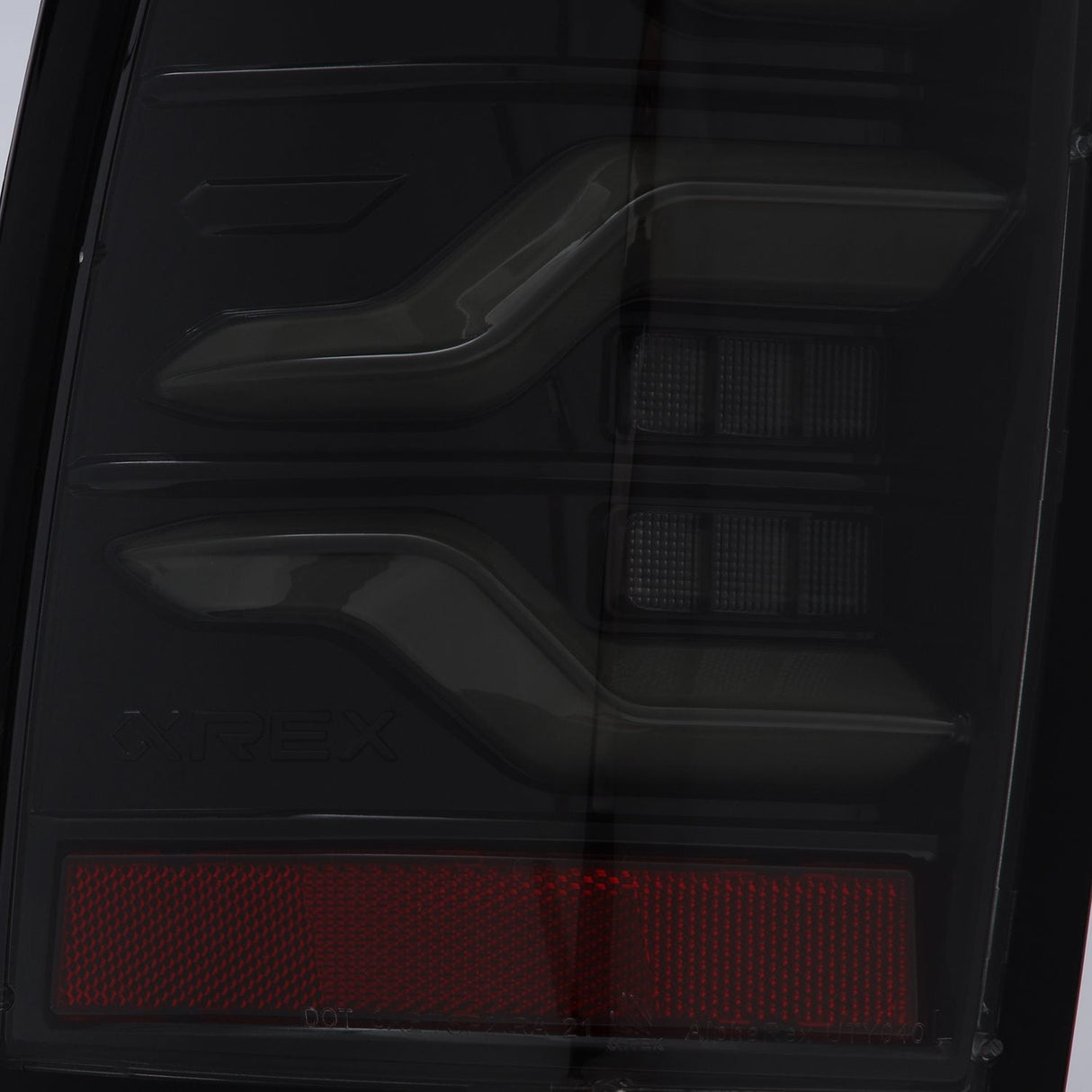 Feux arrière à LED Alpha-Black pour Toyota Tacoma LUXX-Series 05-15
