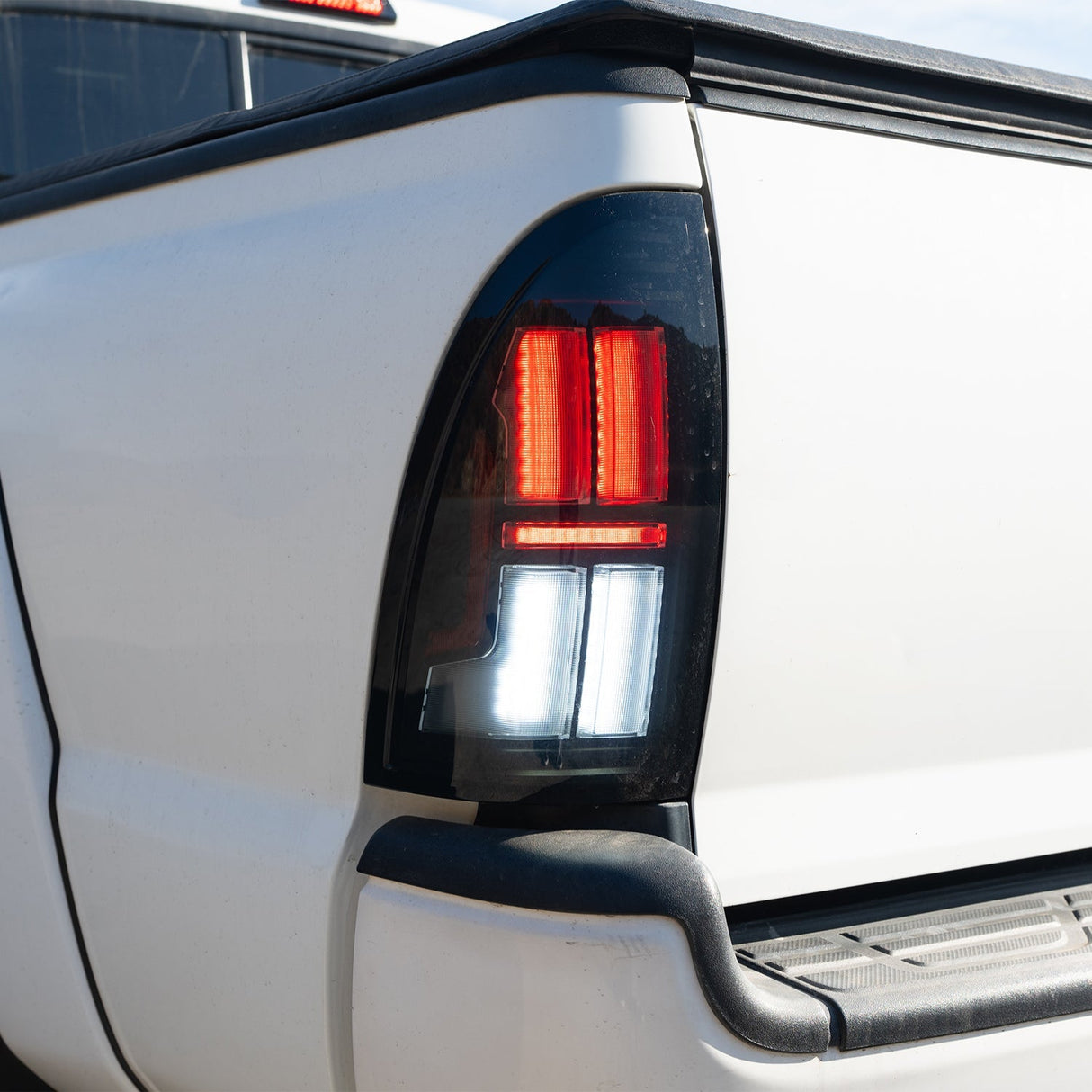 Feux arrière à LED prismatiques noirs pour Toyota Tacoma série NOVA 05-15