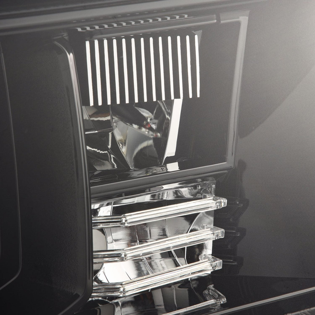 Phares projecteurs à LED Alpha-Black pour Toyota Tundra 07-13 et Toyota Sequoia MK II 08-17 (série LUXX) (avec réglage de niveau)