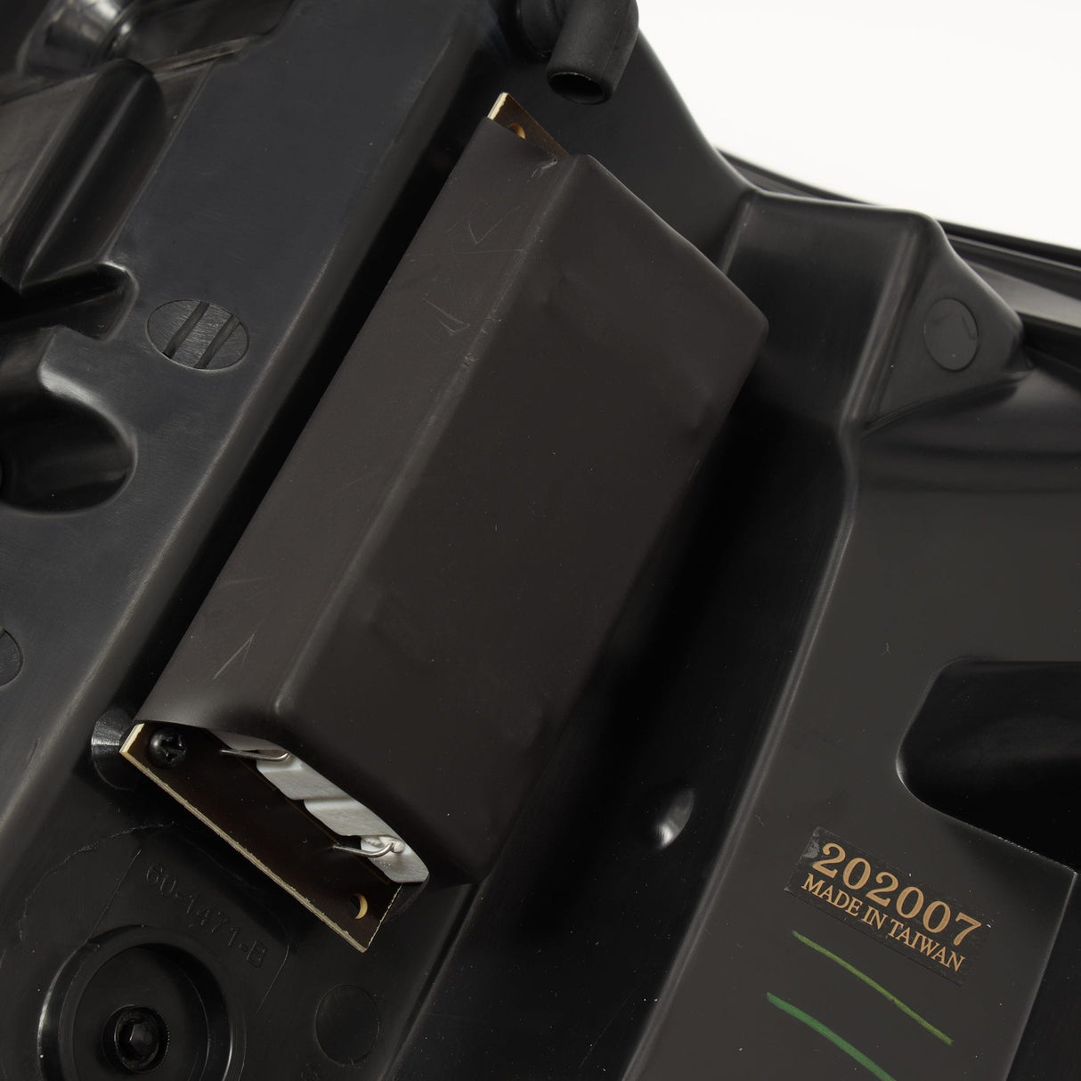 Feux arrière à DEL doubles PRO-Series pour Chevrolet Silverado 1500 (14-18) / Silverado 2500HD/3500HD (15-19) / GMC Sierra 3500HD (15-19) - Fumée rouge