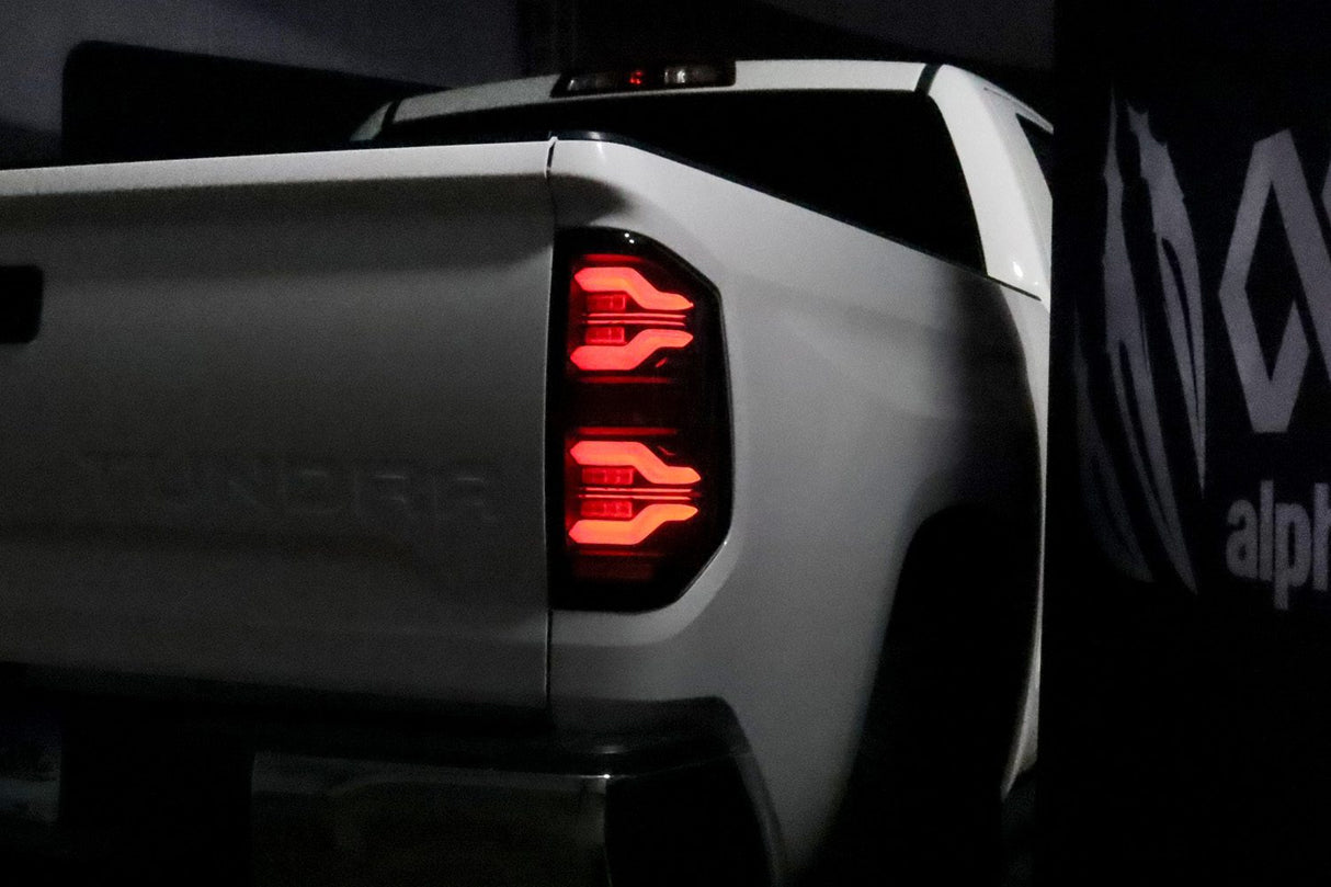 Feux arrière à LED Alpha-Black pour Toyota Tundra série LUXX 14-21