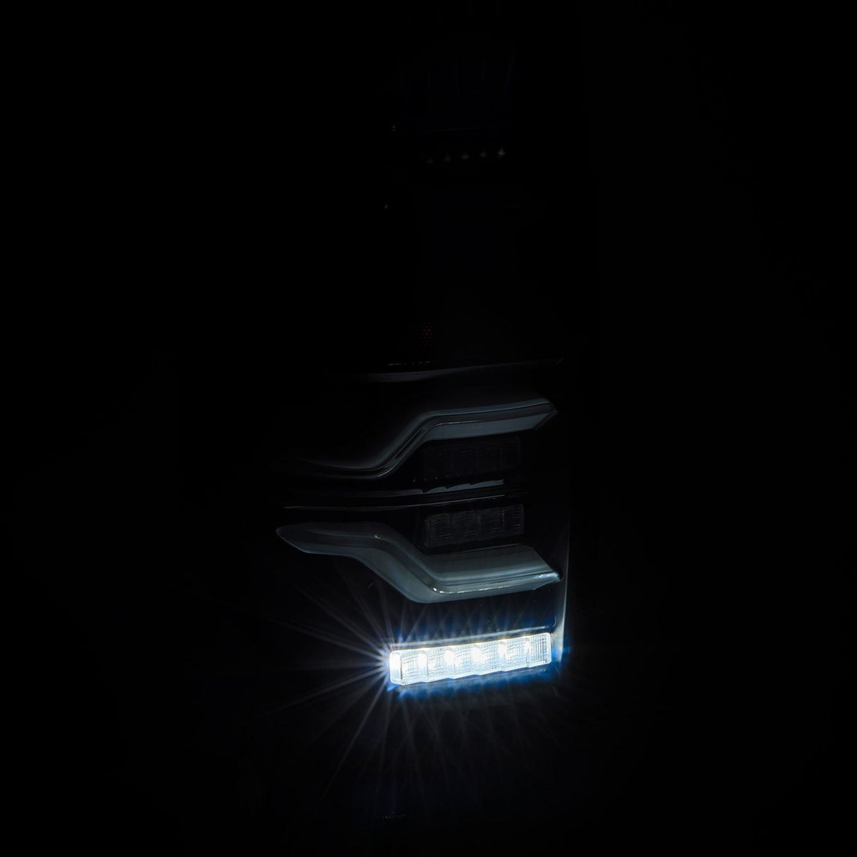 Feux arrière à LED Alpha-Black pour Toyota Tundra série LUXX 14-21