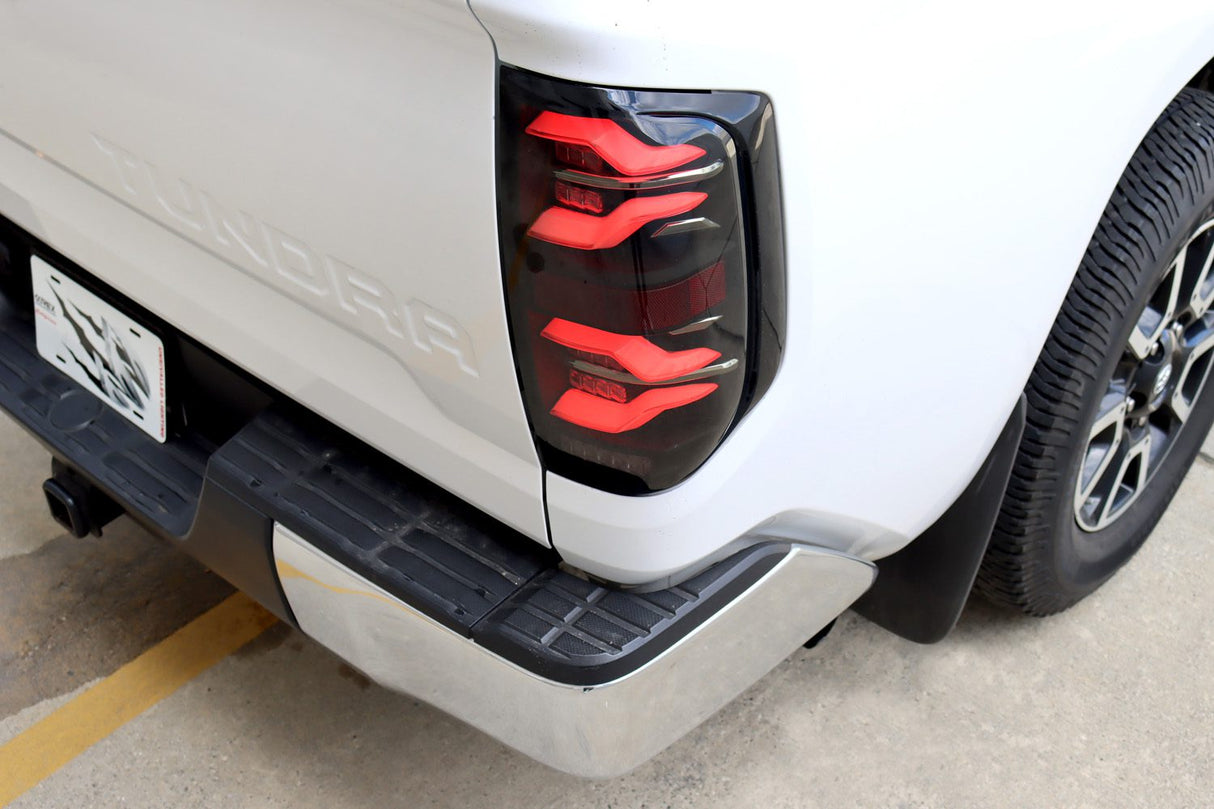 Feux arrière à LED noirs pour Toyota Tundra série LUXX 14-21