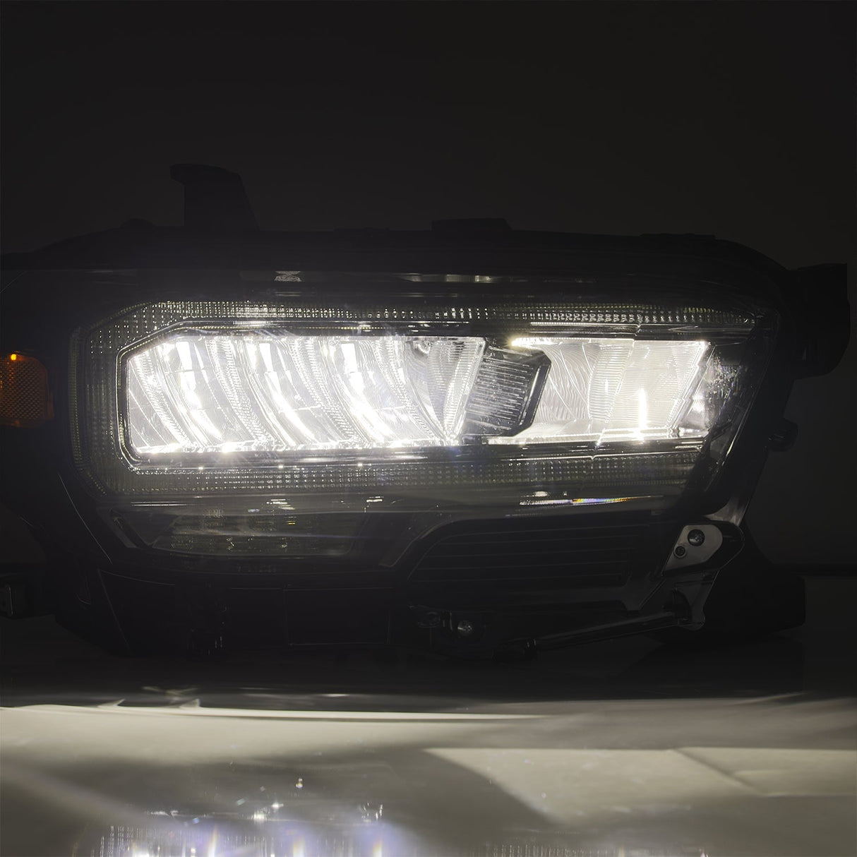 Phares à LED cristal noirs pour Toyota Tacoma série LUXX 16-23