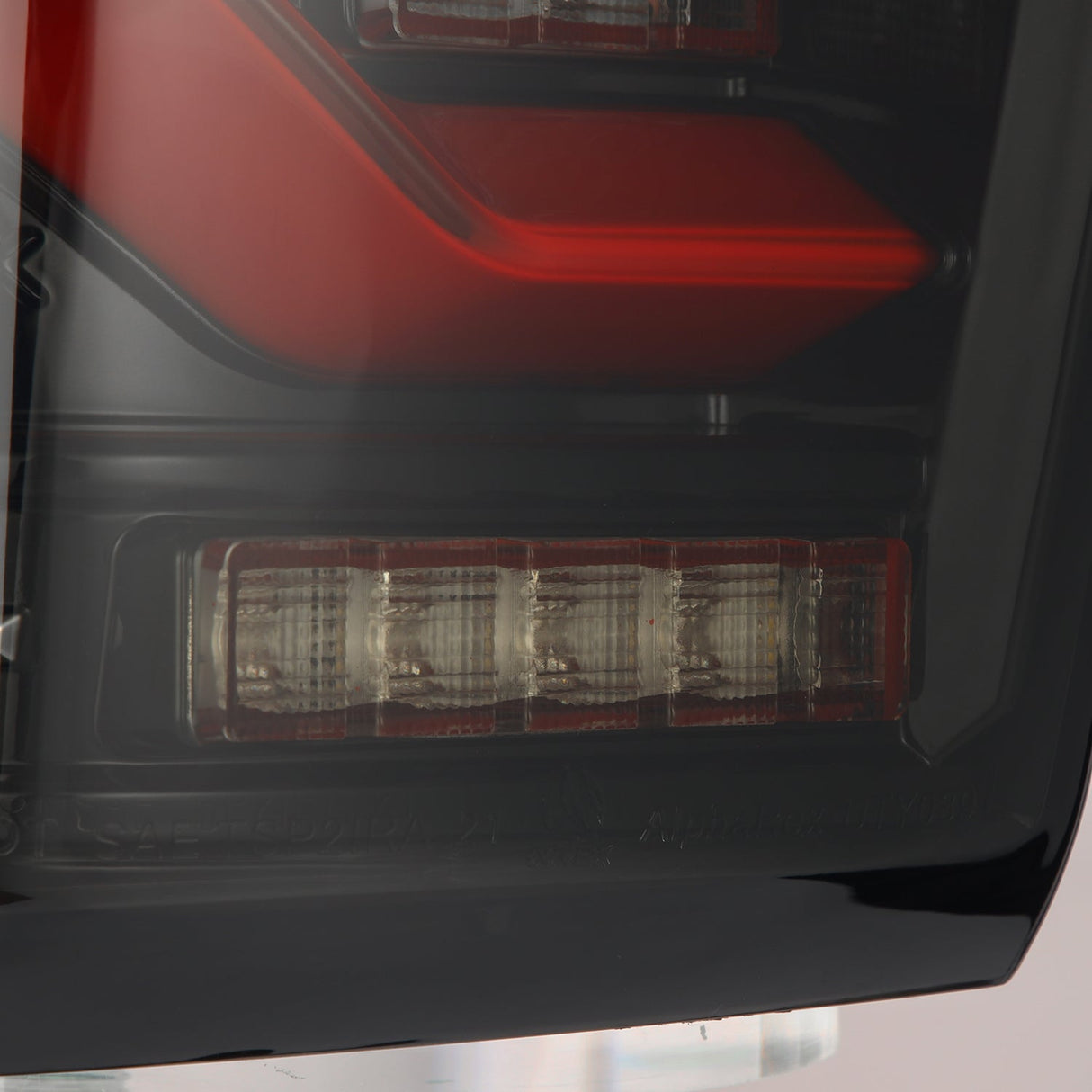 Feux arrière à LED Toyota Tacoma LUXX-Series 16-23, noir et rouge