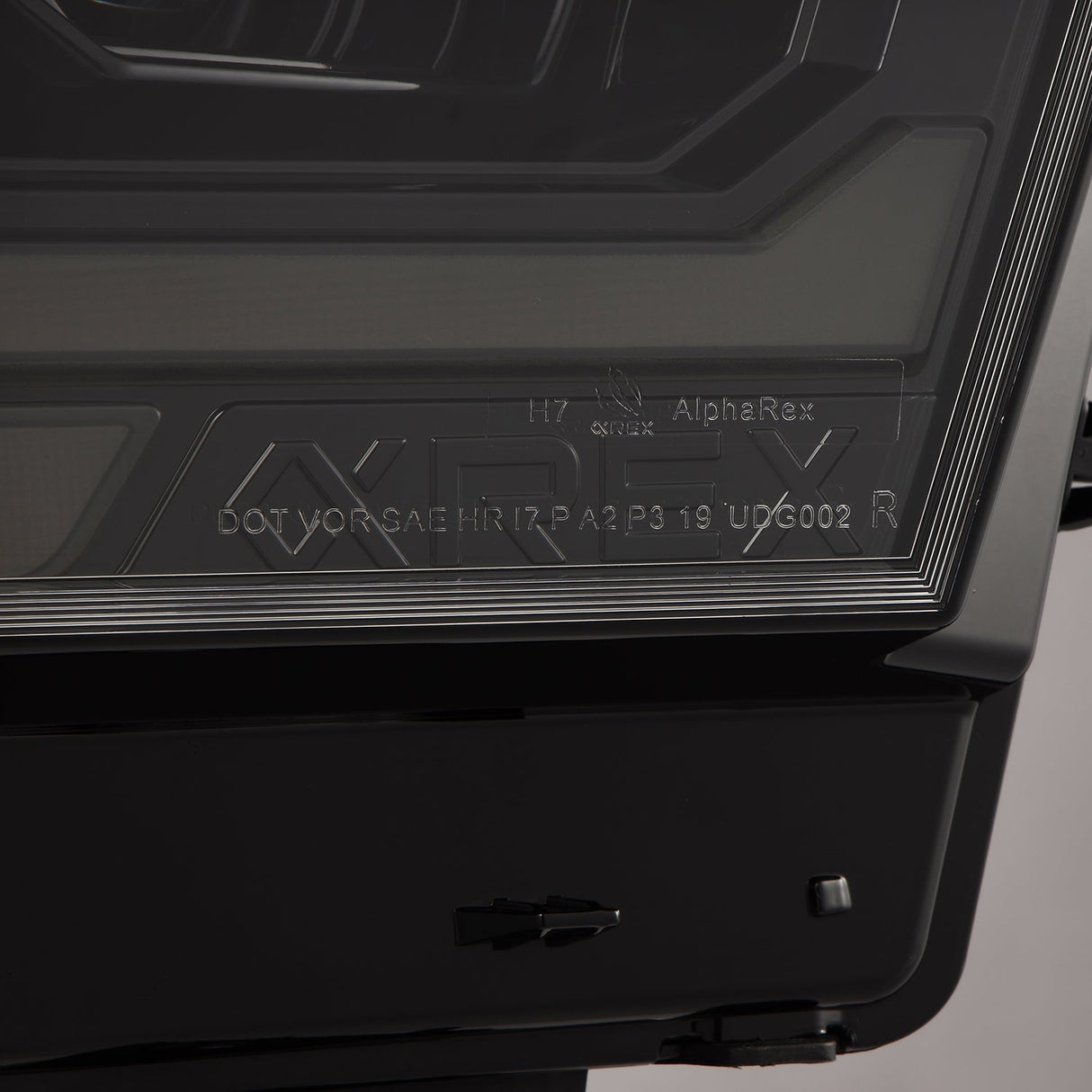 Phares halogènes à projecteur Alpha-Black de la série PRO pour Ram 1500 (style MK II 2500) 19-24