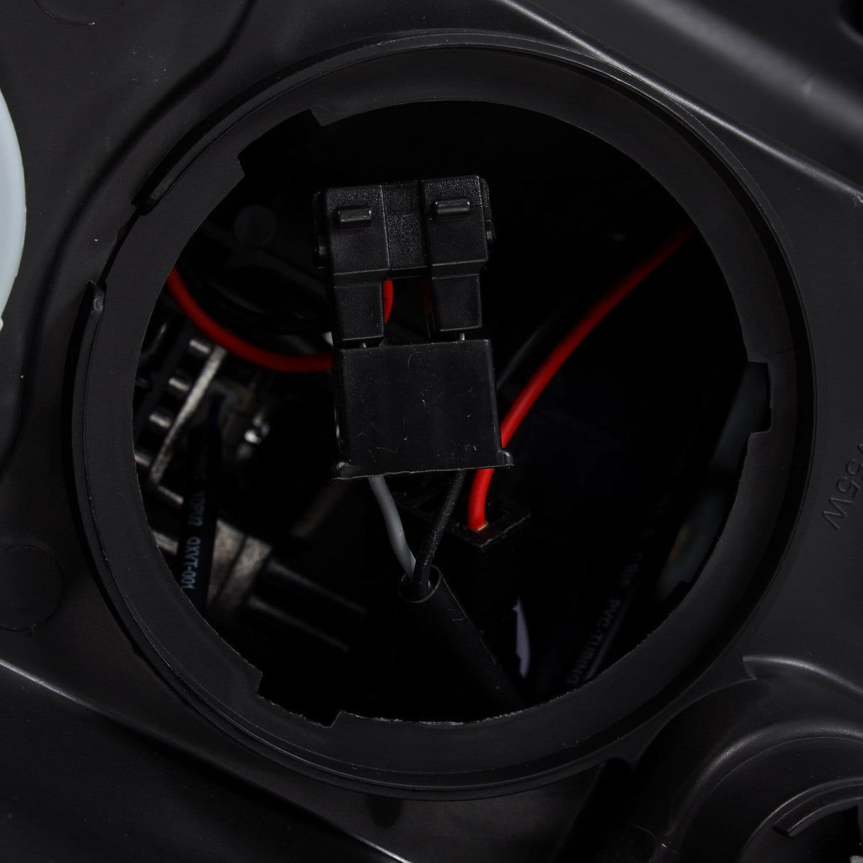 Phares projecteurs à DEL Alpha-Black de la série LUXX pour Ram 2500/3500/4500/5500 19-24