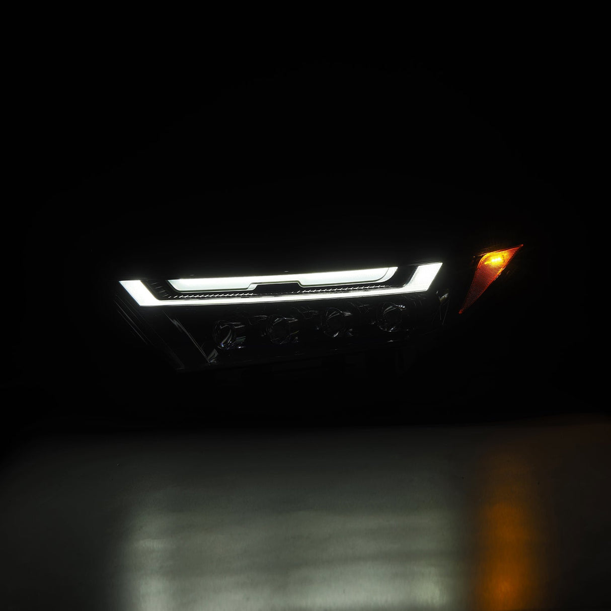 Phares projecteurs à LED série NOVA pour Toyota RAV4 (version basse) 19-25 Alpha-Black