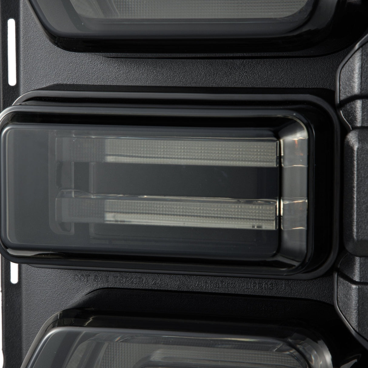 Feux arrière à LED prismatiques Alpha-Black pour Ford Bronco NOVA-Series 21-25