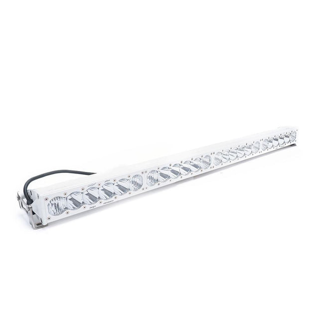 Barre lumineuse à LED blanche droite OnX6+ - Universelle