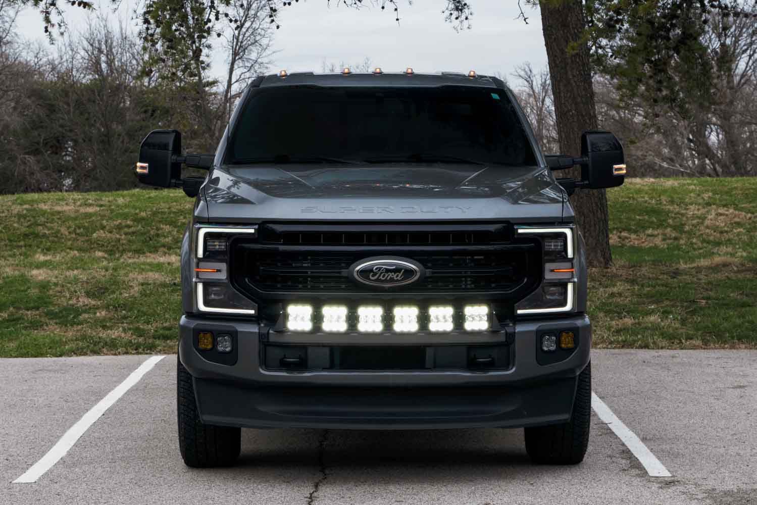 2020-2022 Ford Super Duty with SS5 Grille CrossLink LED Light Bar