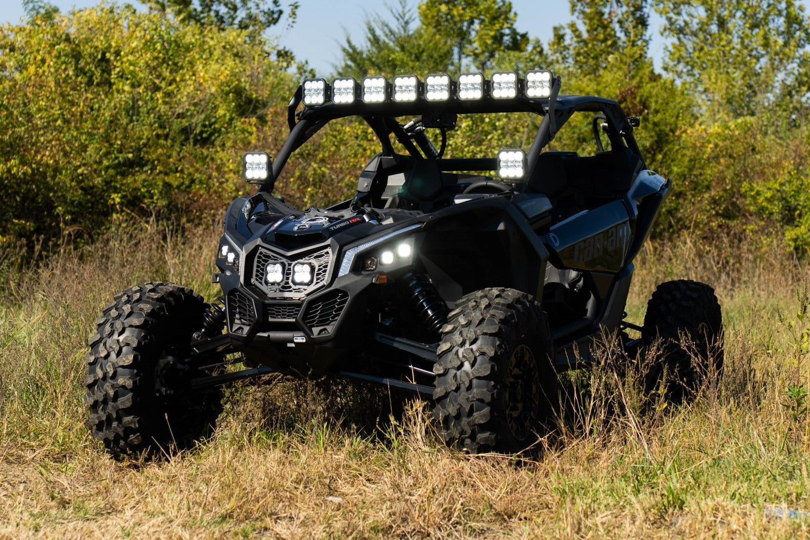 2017-2025 Can-Am Maverick X3 with SS5 Roof CrossLink LED Lightbar Kit installed