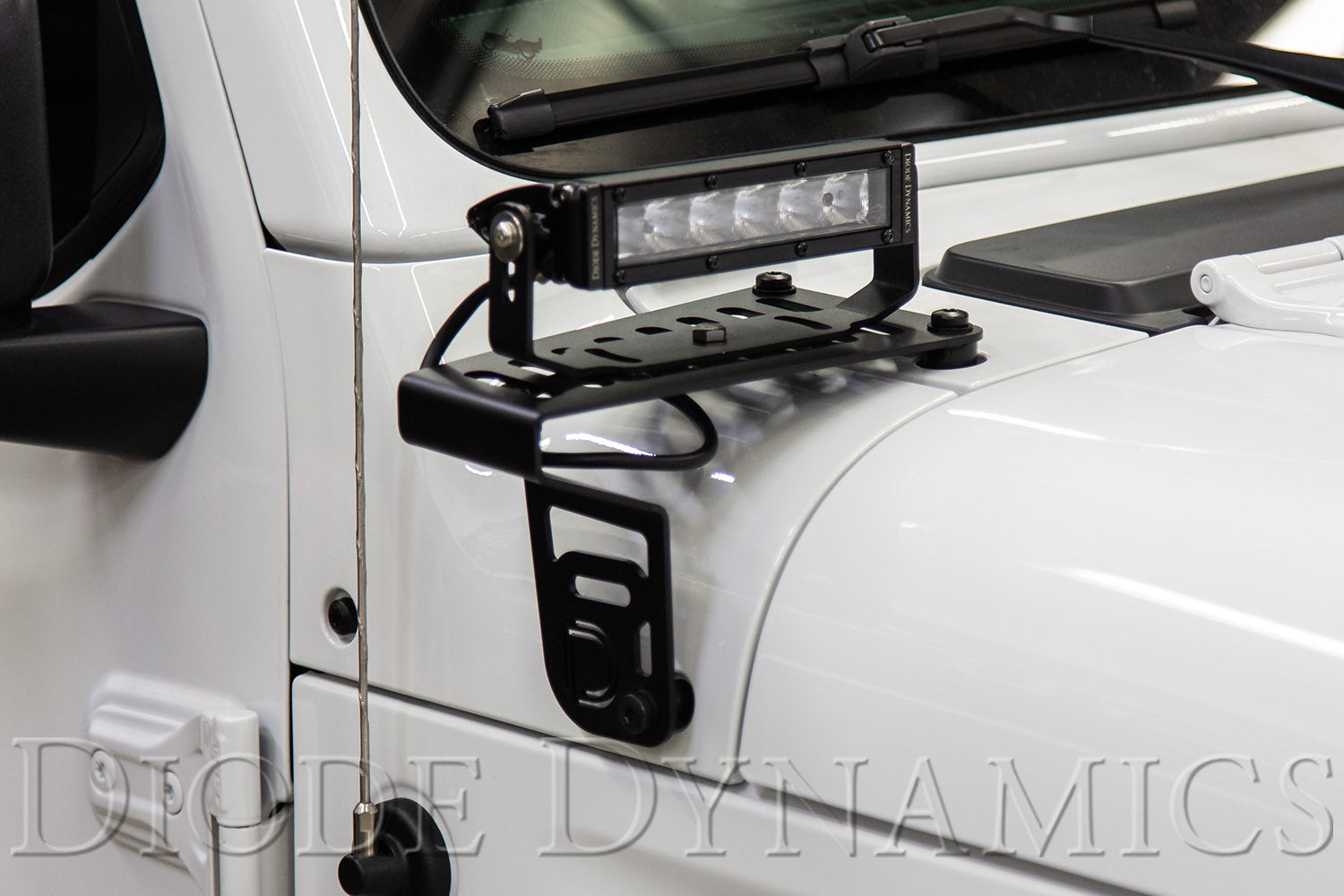 2018+ Jeep JL Wrangler with cowl mount LED brackets