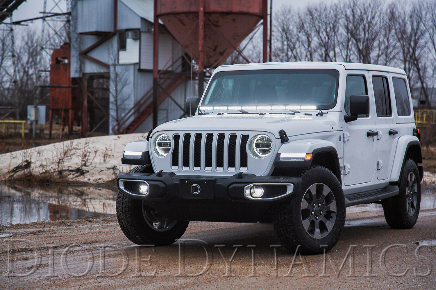 2018+ Jeep JL Wrangler with hood light bar bracket kit