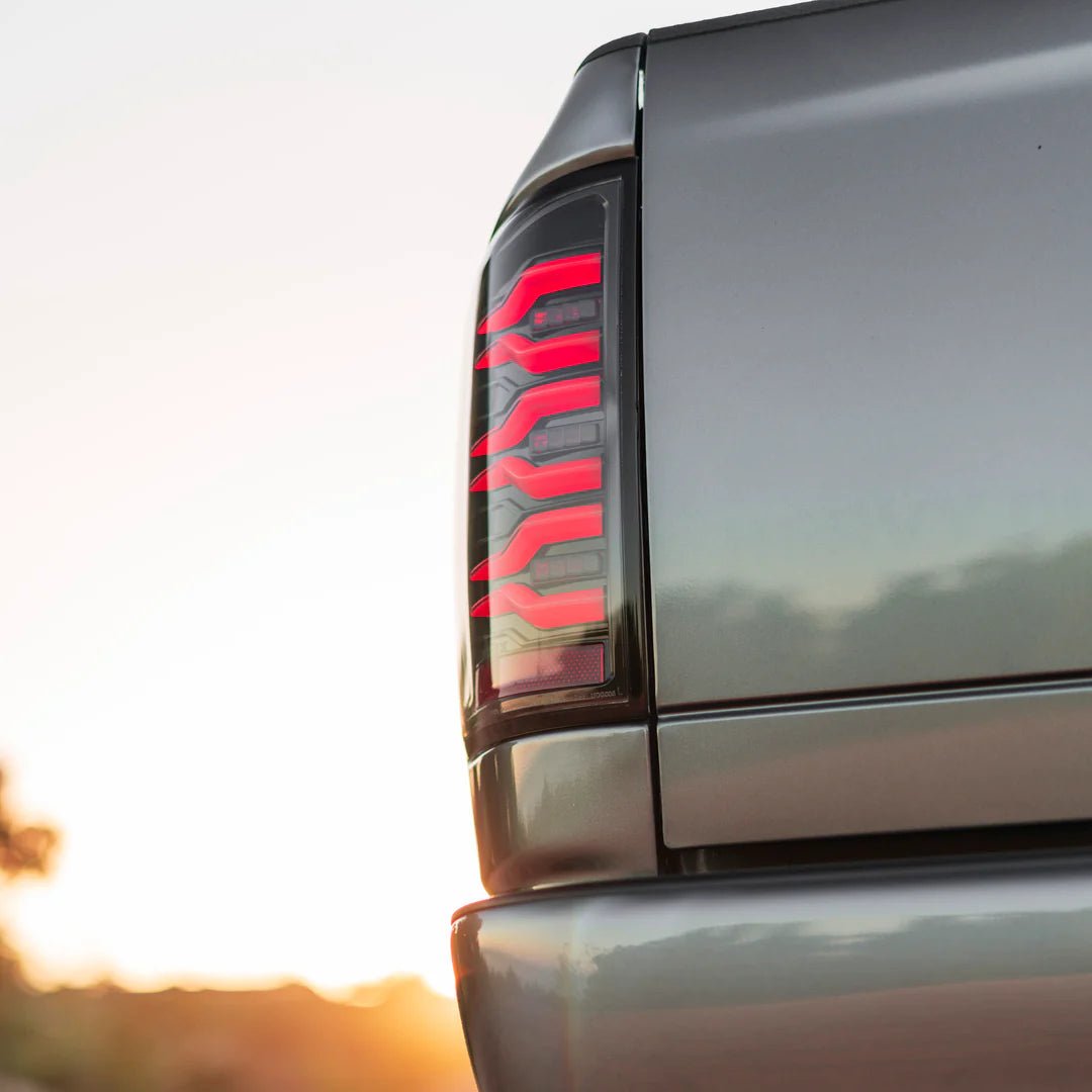 02-06 Dodge Ram 1500/03-06 Dodge Ram 2500/3500 Truck LUXX-Series LED Tail Lights Alpha-Black