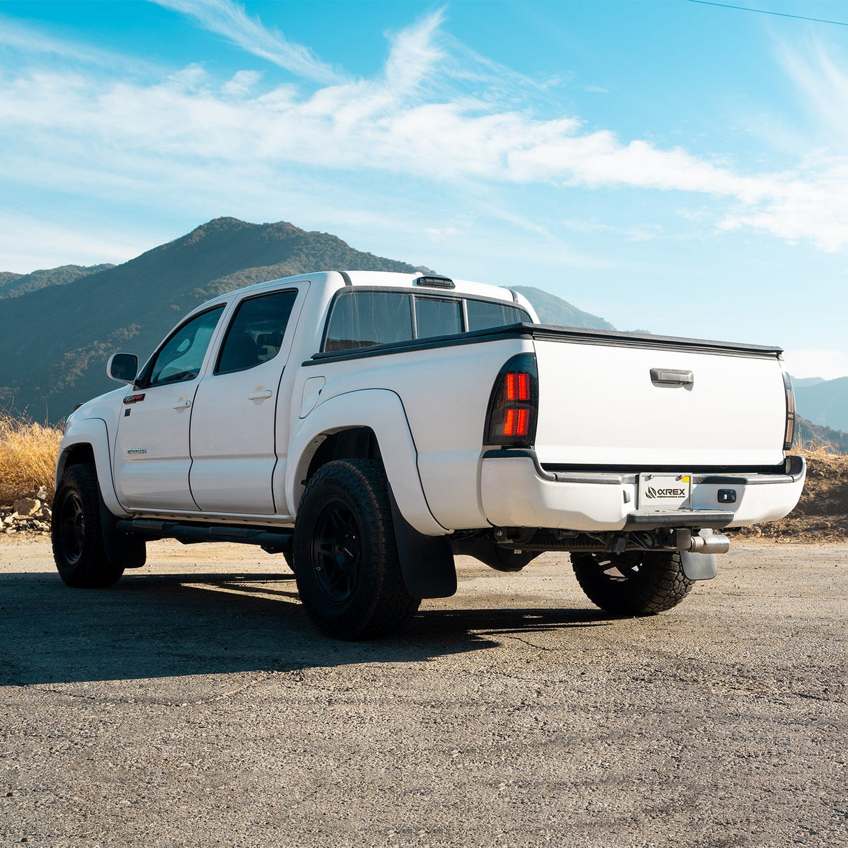 Feux arrière à LED prismatiques noirs pour Toyota Tacoma série NOVA 05-15