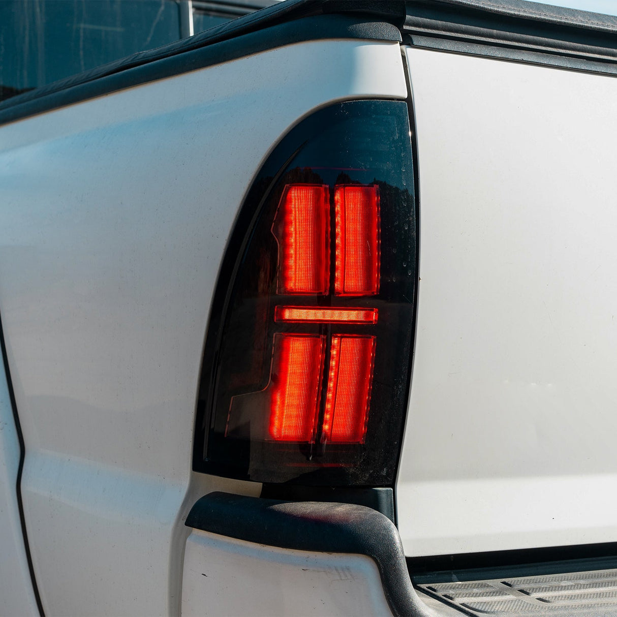 Feux arrière à LED prismatiques noirs pour Toyota Tacoma série NOVA 05-15