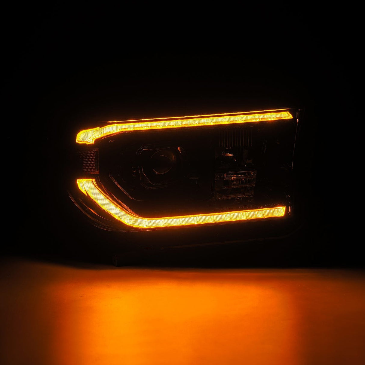 Phares projecteurs à LED Alpha-Black pour Toyota Tundra 07-13 et Toyota Sequoia MK II 08-17 (série LUXX) (avec réglage de niveau)