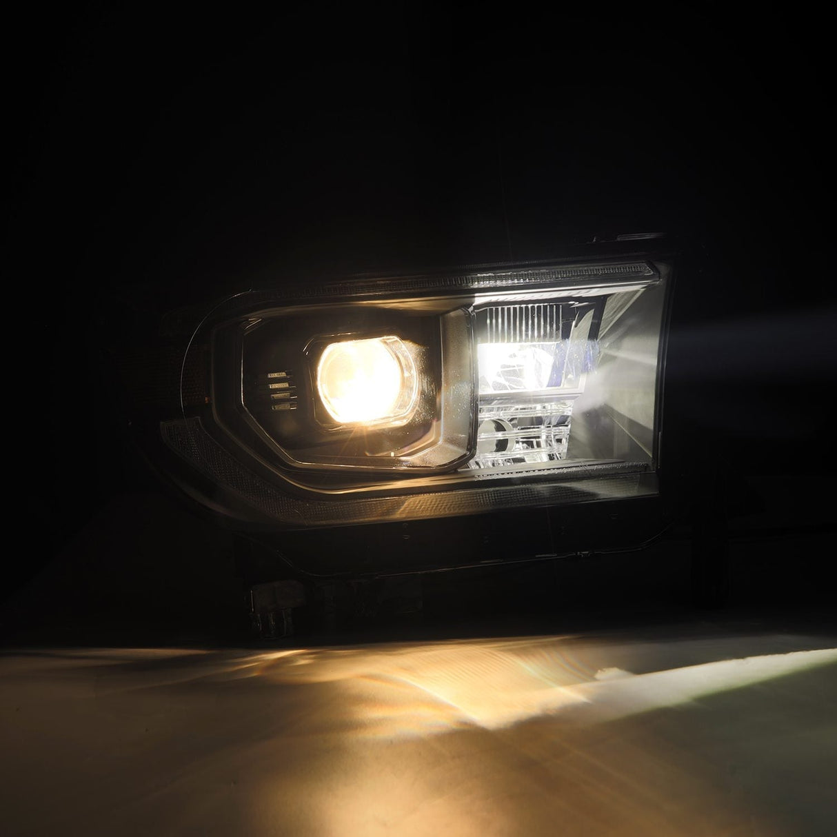 Phares projecteurs à LED noirs pour Toyota Tundra 07-13 et Toyota Sequoia MK II 08-17 (série LUXX) (avec réglage de niveau)