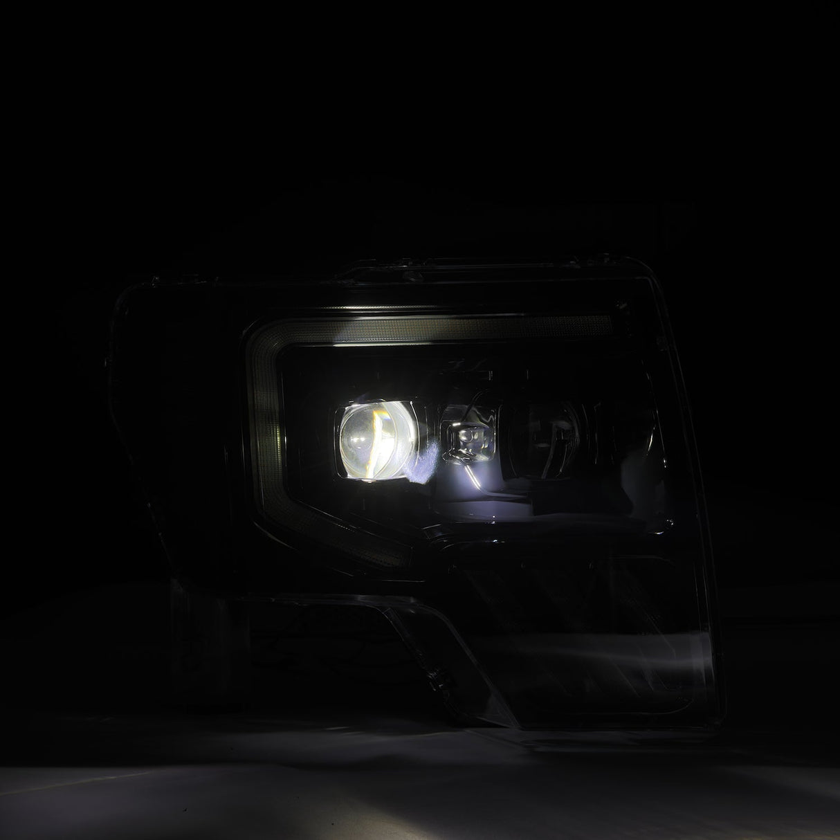 09-14 Ford F150 MKII LUXX-Series LED Projector Headlights Black