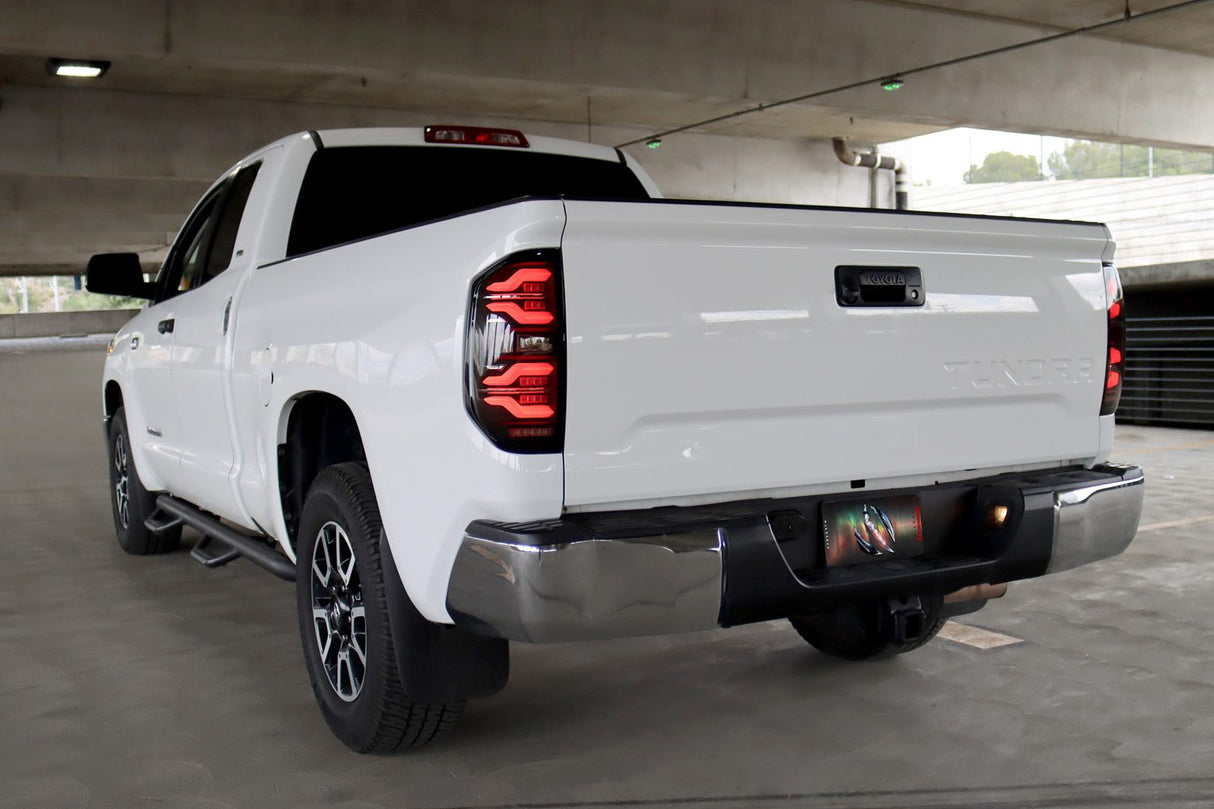 Feux arrière à LED Toyota Tundra LUXX-Series 14-21, noir et rouge