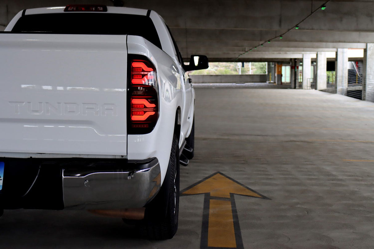 Feux arrière à LED Toyota Tundra LUXX-Series 14-21, noir et rouge