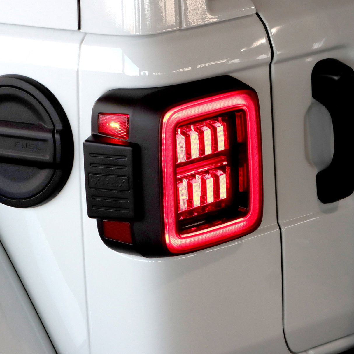 Feux arrière à LED prismatiques pour Jeep Wrangler JL NOVA-Series 18-25, noir et rouge
