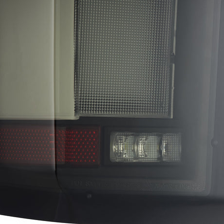 19-25 Chevrolet Silverado 1500 / 20-25 Silverado 2500HD/3500HD LUXX-Series LED Tail Lights Black