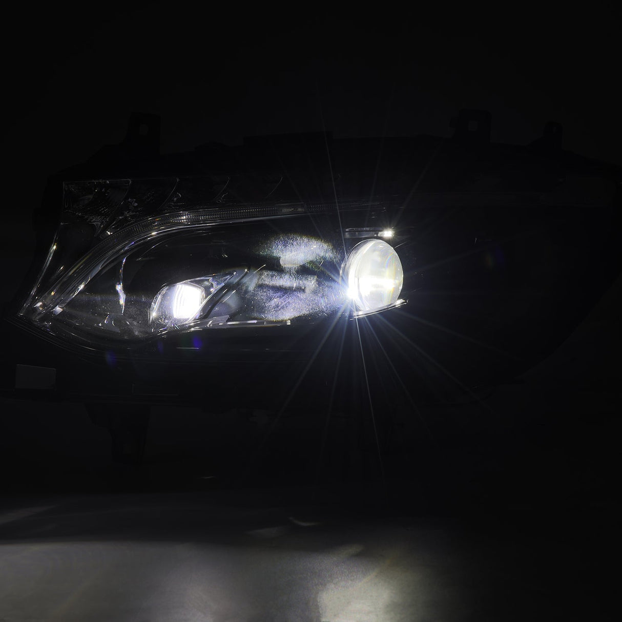 19-25 Mercedes-BenzÊSprinter LUXX-Series LED Projector Headlights Alpha-Black