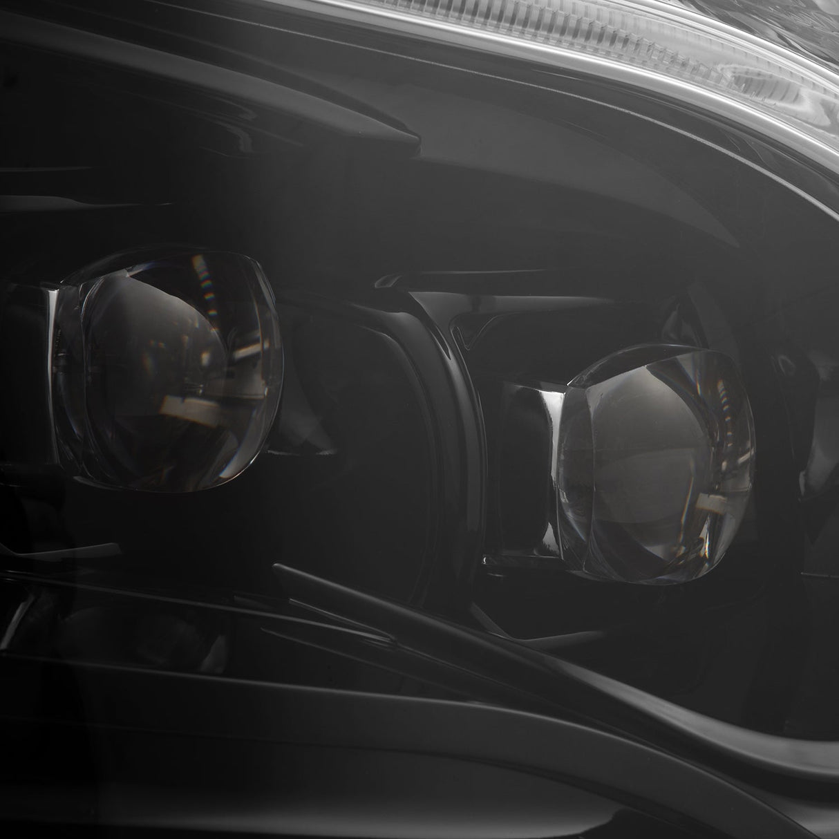 19-25 Mercedes-BenzÊSprinter NOVA-Series LED Projector Headlights Alpha-Black