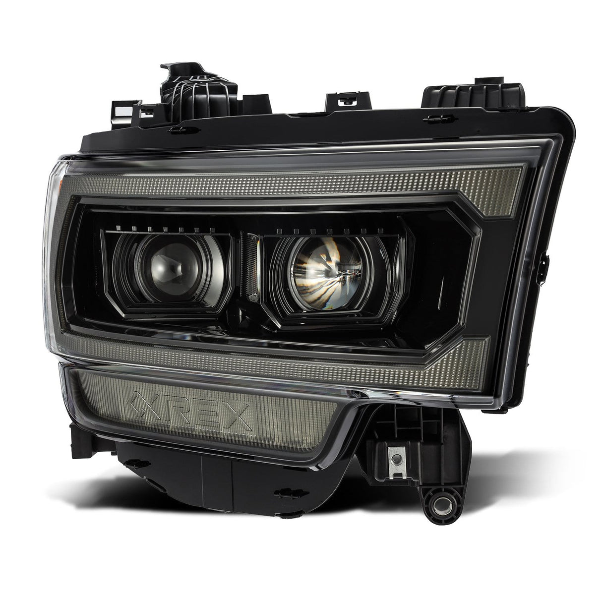 Phares projecteurs à DEL Alpha-Black de la série LUXX pour Ram 2500/3500/4500/5500 19-24