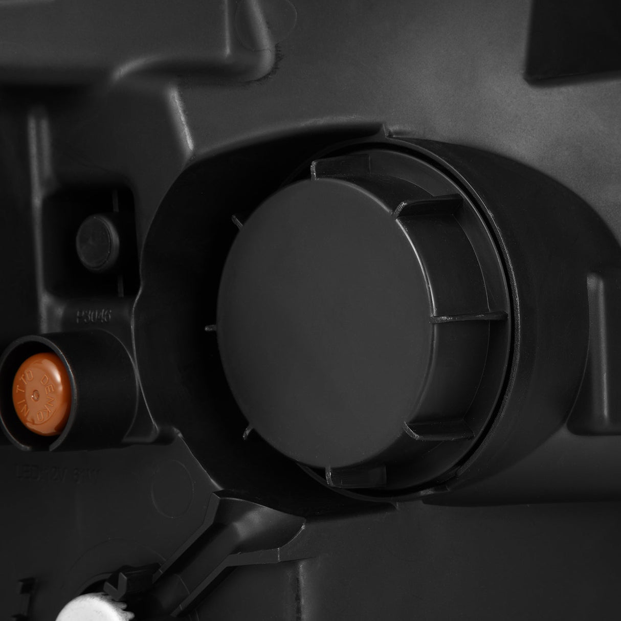 Phares projecteurs à LED série NOVA pour Toyota RAV4 (version basse) 19-25 Alpha-Black