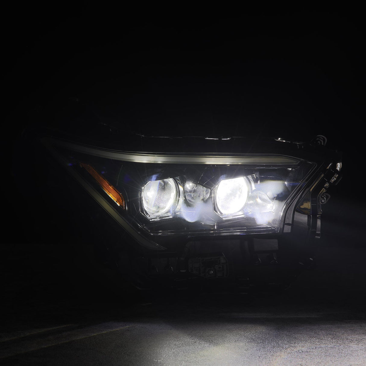 Phares projecteurs à LED Alpha-Black pour Toyota Tacoma série LUXX 2024-2025