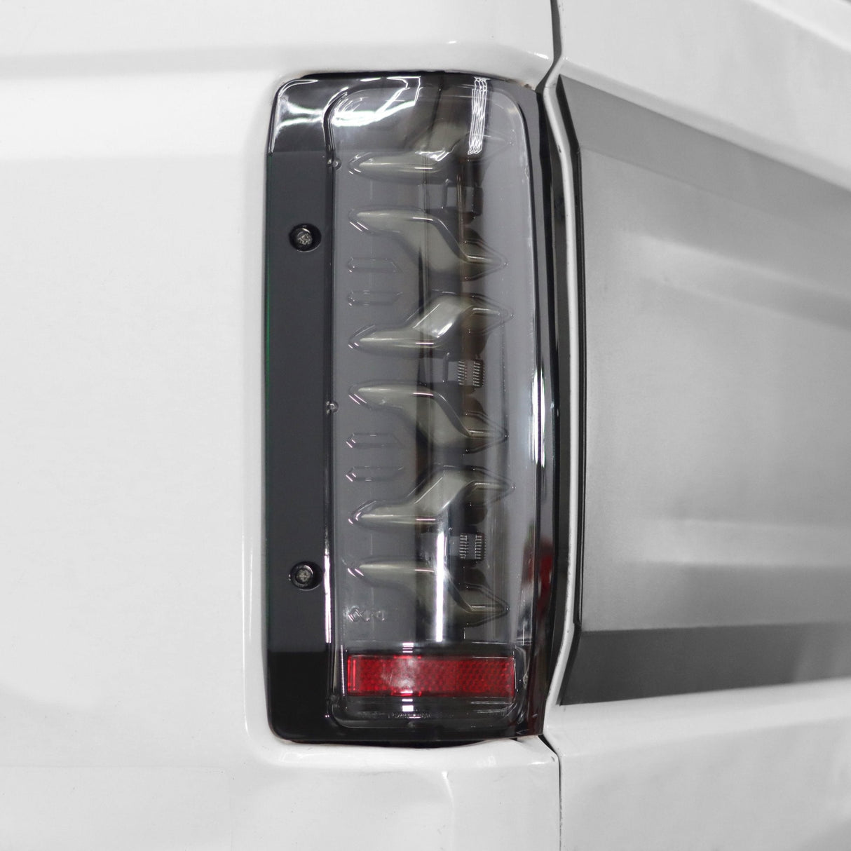 87-96 Ford F-Series/Bronco LUXX-Series LED Tail Lights Black Red
