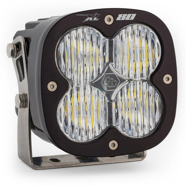 Les modules de lumière LED ont une lentille ambre pour repérer chaque conception Baja dans les virages larges XL80
