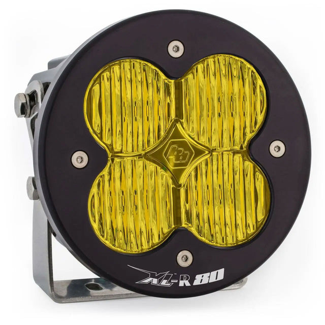 Les modules de lumière LED ont une lentille ambre pour repérer chaque XL R 80 dans les virages larges Baja Designs
