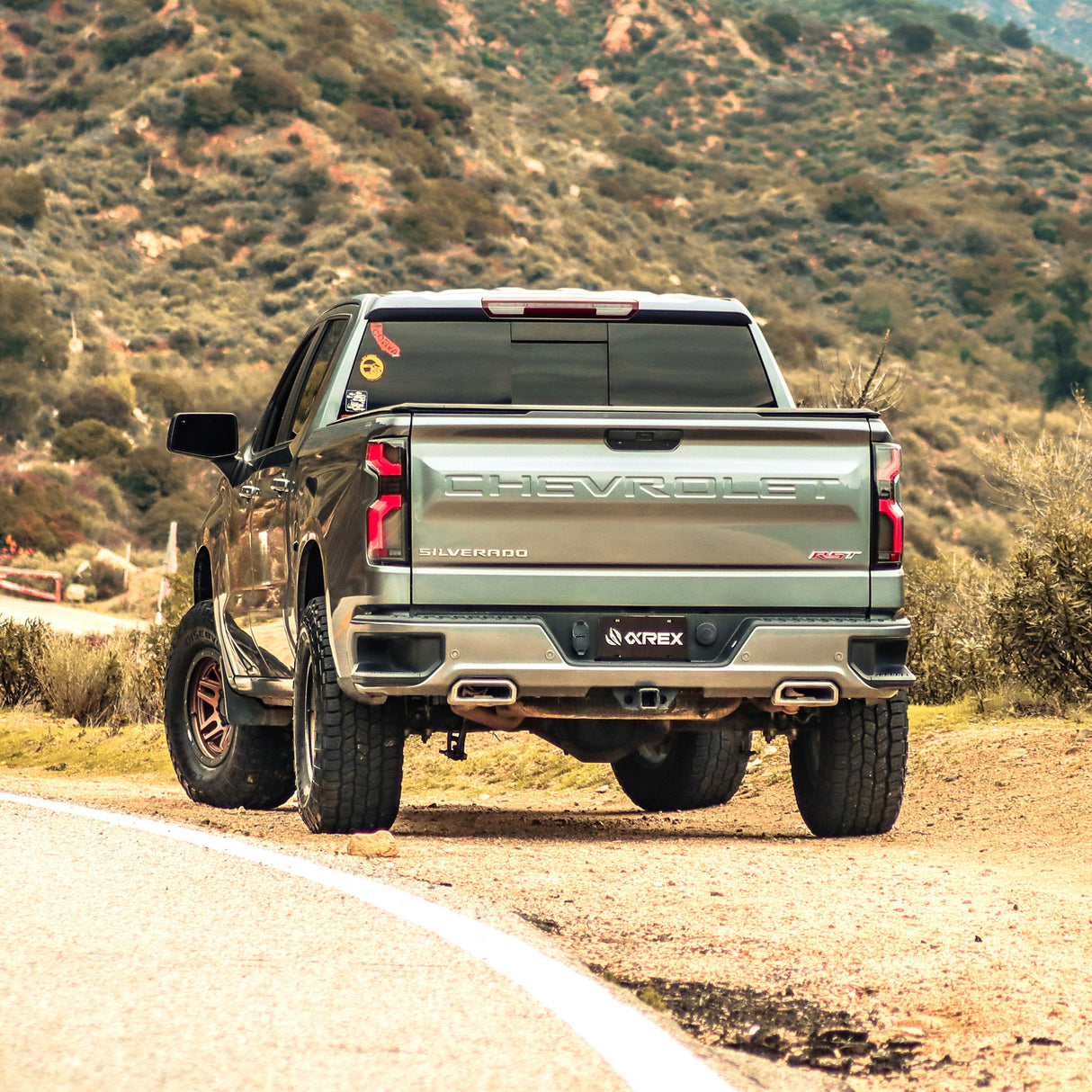 19-25 Chevrolet Silverado 1500 / 20-25 Silverado 2500HD/3500HD LUXX-Series LED Tail Lights Black Red